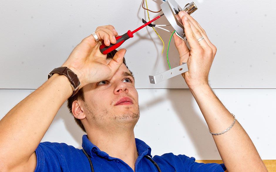monteur électricien Élancourt